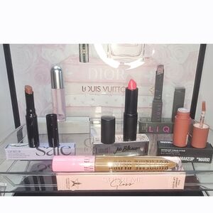 Lipstick Set Of 6! Perfect‎ Shades  Day To Fun Night Out & Makeup Bag-New